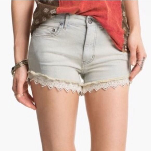 Free People Railroad Striped Denim Jean Shorts With Crochet Hem Size 27 - Picture 1 of 16